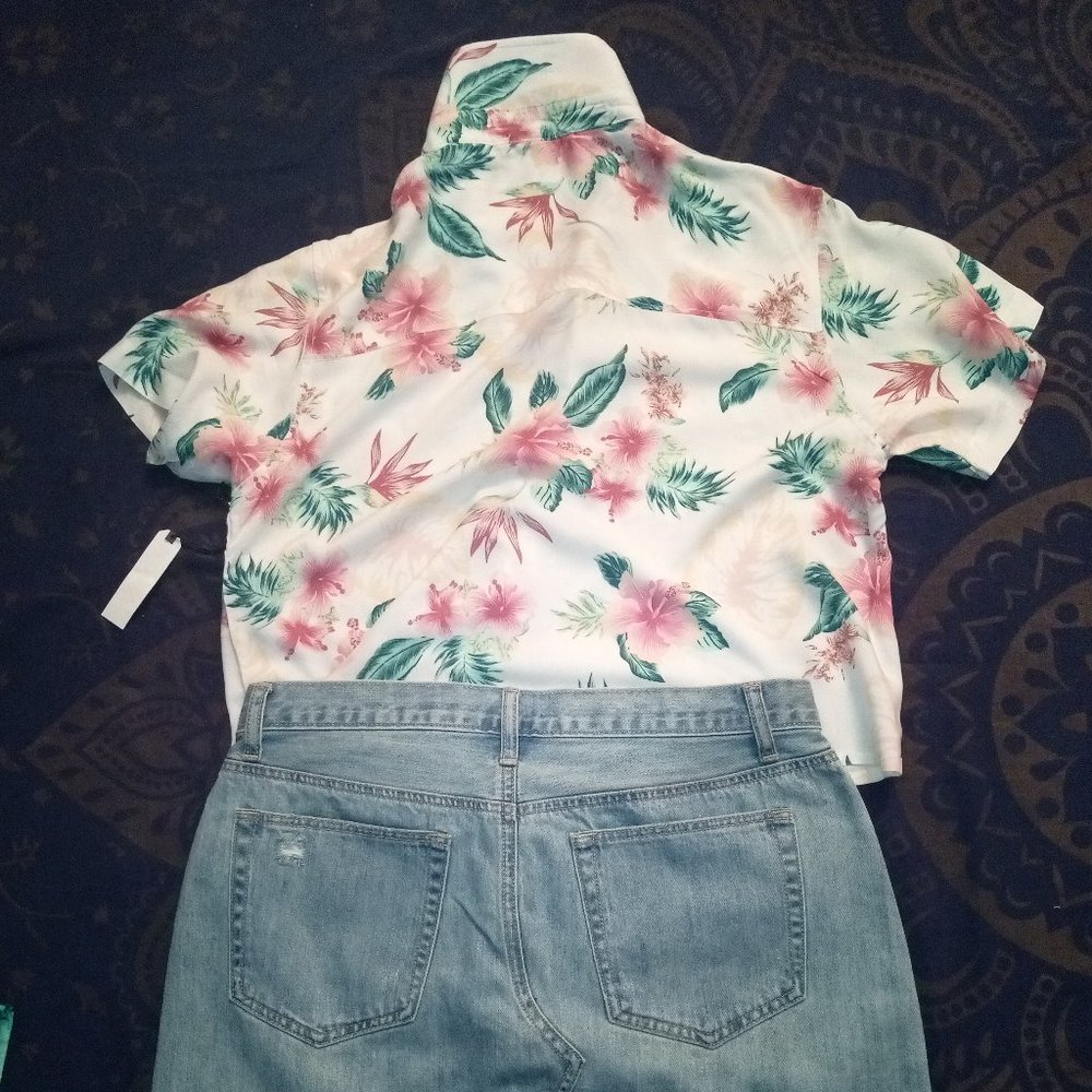 Vanilla Star Tropical Floral Cropped Button Down, Sz L - Picture 6 of 7